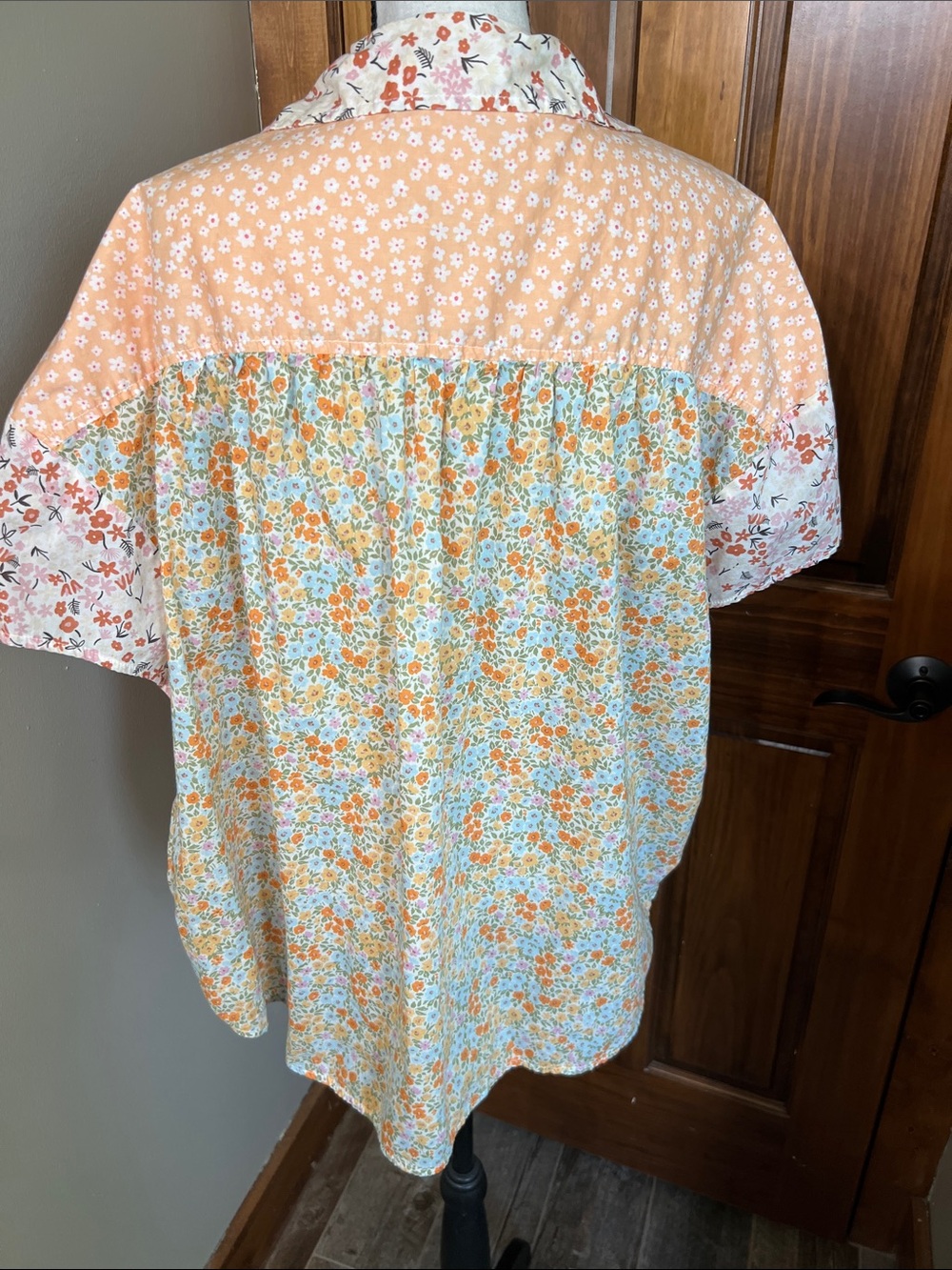American Eagle Outfitters Peach and Blue Floral Patchwork Button-Up Shirt - Picture 2 of 4